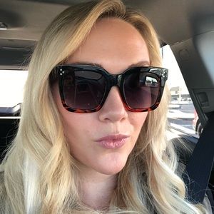 Meet your Posher, April